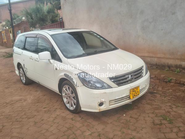 2004 - Nissan  Presage