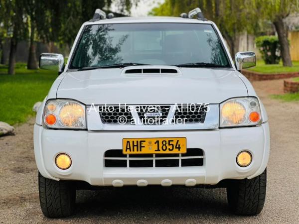 2020 - Nissan  NP300 Hardbody