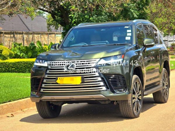 2025 - Lexus  LX 500D