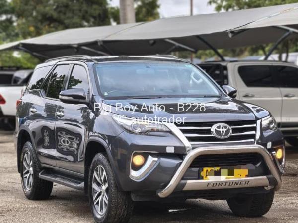2018 - Toyota  Fortuner