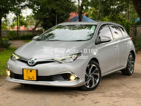 2016 - Toyota  Auris