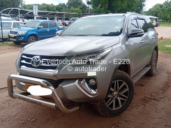 2017 - Toyota  Fortuner