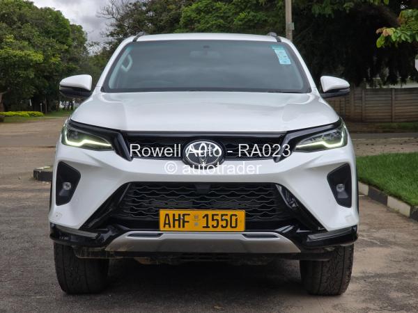2023 - Toyota  Fortuner