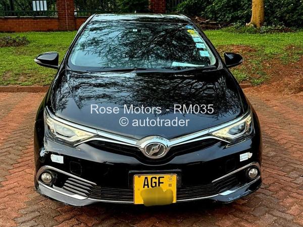 2015 - Toyota  Auris