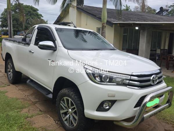 2019 - Toyota  Hilux