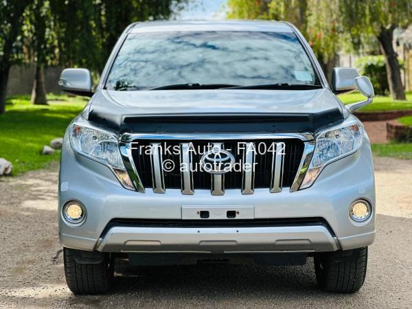2017 - Toyota  Land Cruiser Prado