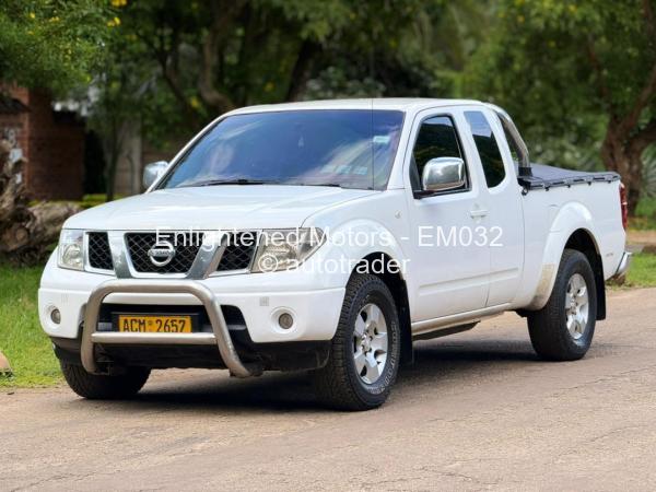 2013 - Nissan  Navara