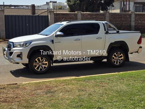 2019 - Toyota  Hilux