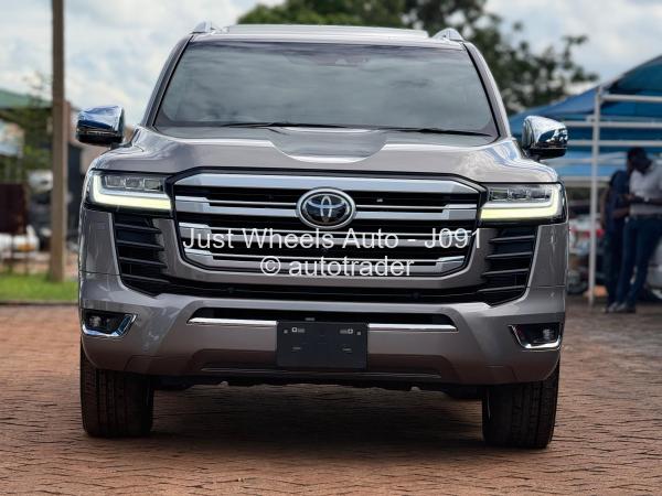 2024 - Toyota  Land Cruiser 300