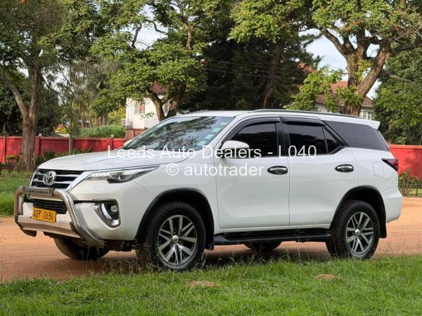 2019 - Toyota  Fortuner
