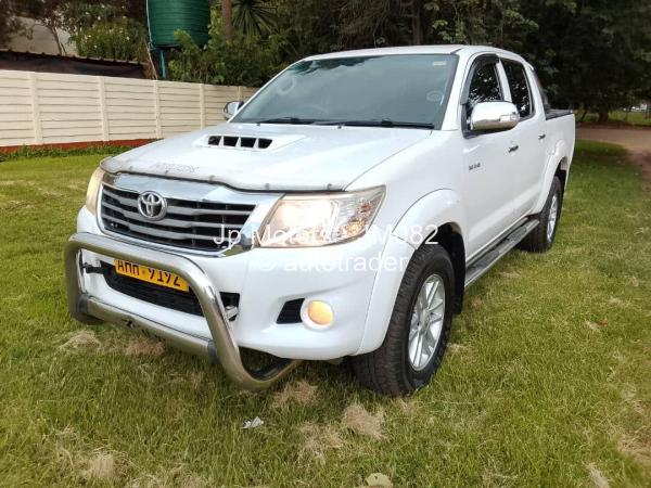 2013 - Toyota  Hilux D4D
