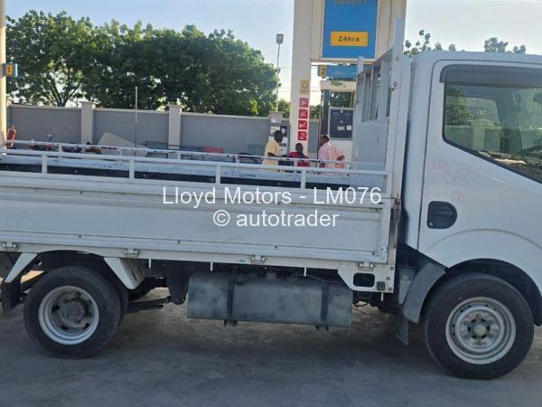 2017 - Nissan  Atlas