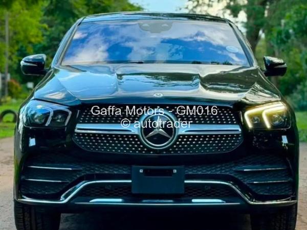 2022 - Mercedes Benz GLE 400