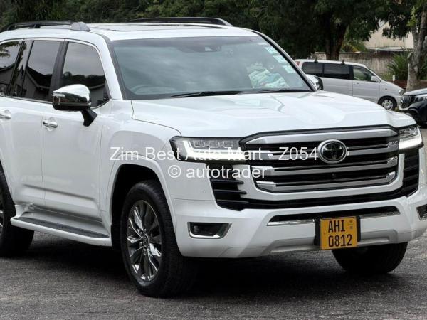2024 - Toyota  Landcruiser 300 ZX