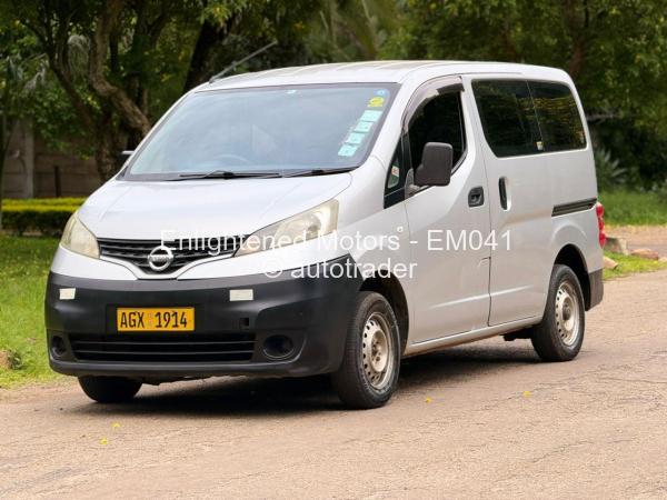 2015 - Nissan  NV200