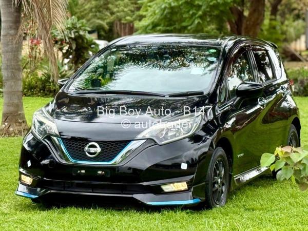 2017 - Nissan  Note