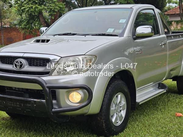 2010 - Toyota  Hilux