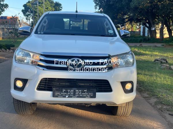 2017 - Toyota  Hilux