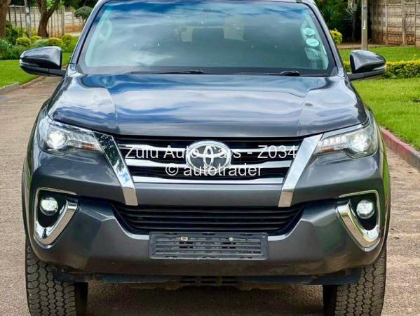 2019 - Toyota  Fortuner