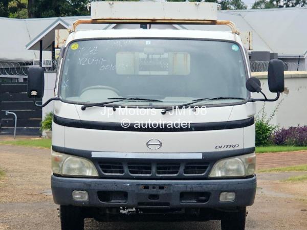 2002 - Hino Dutro