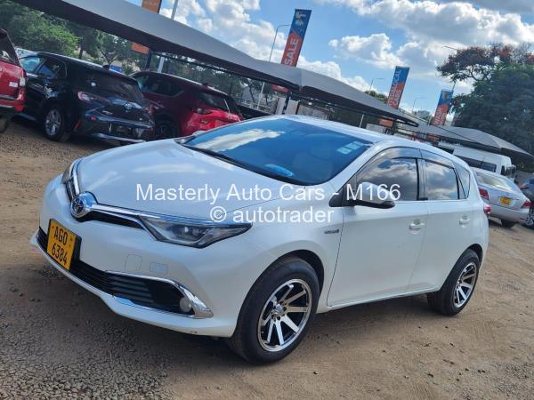 2016 - Toyota  Auris