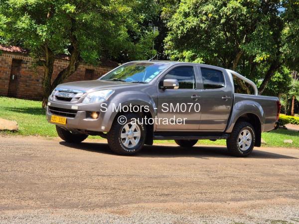 2013 - Isuzu  Kb