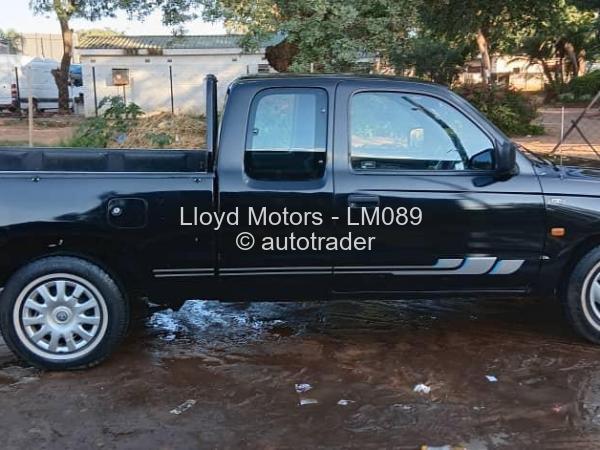 2002 - Toyota  Hilux