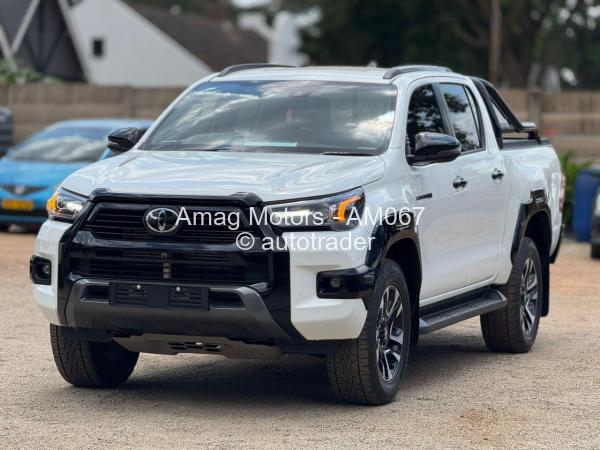 2024 - Toyota  Hilux