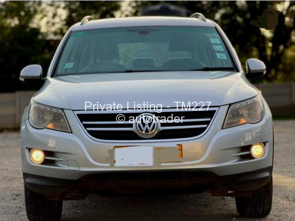 2012 - Volkswagen  Tiguan