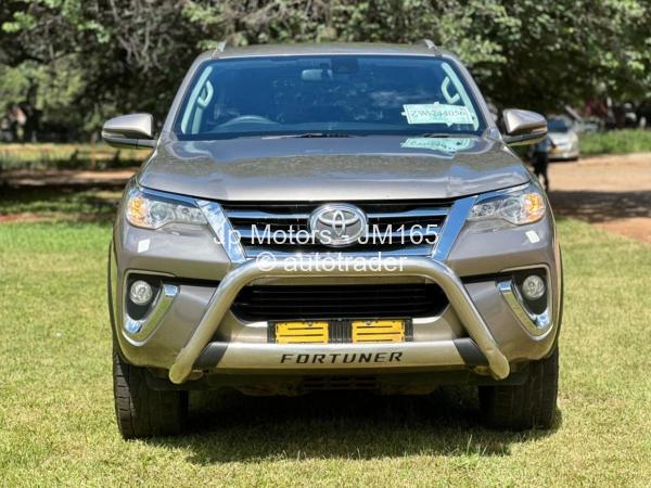2019 - Toyota  Fortuner
