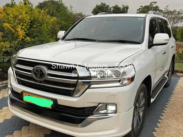 2021 - Toyota  Land Cruiser
