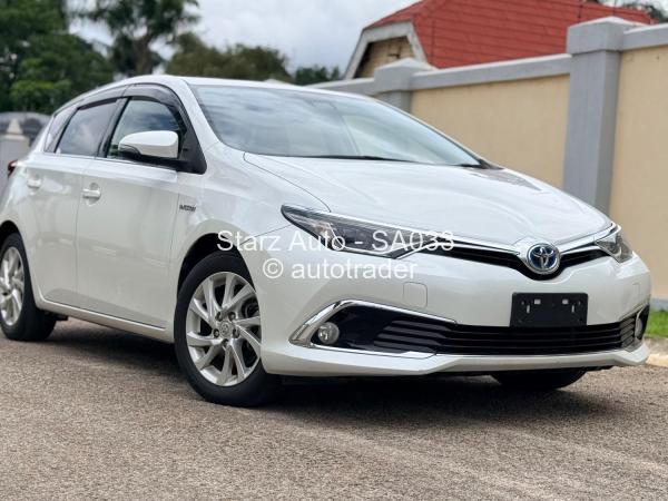 2016 - Toyota  Auris