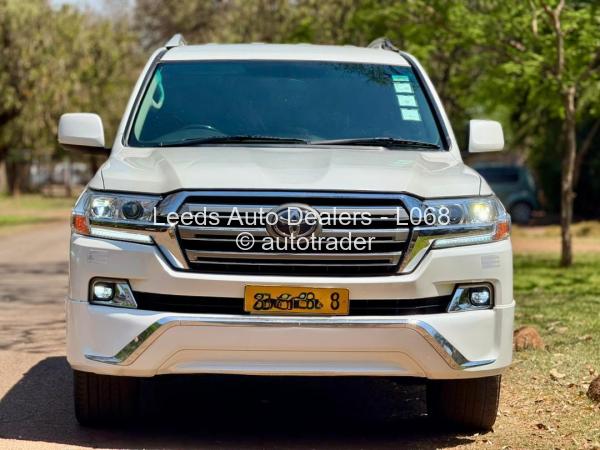 2014 - Toyota  Land Cruiser 200