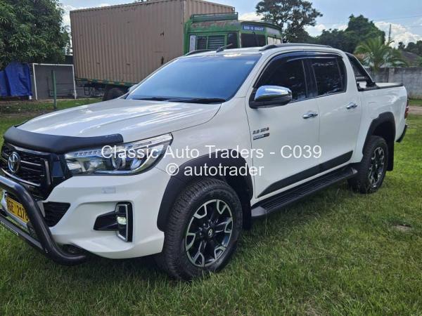 2020 - Toyota  Hilux