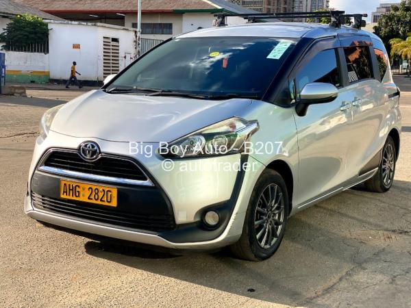 2016 - Toyota  Sienta