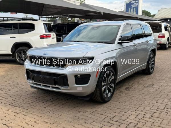 2022 - Jeep  Grand Cherokee