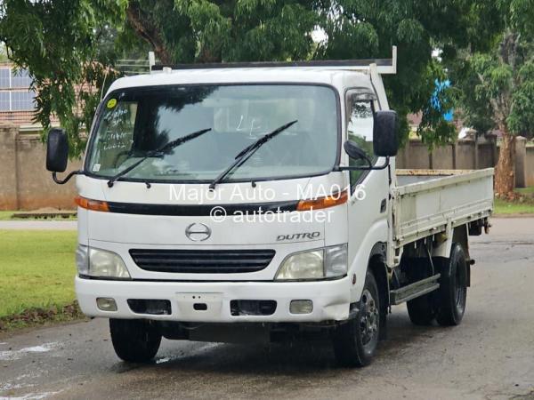 2016 - Hino Dutro