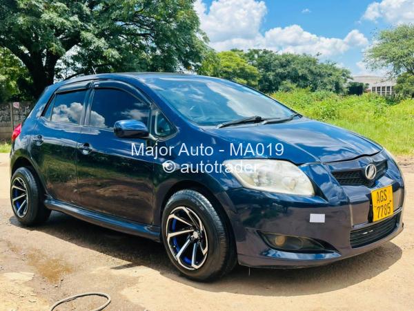 2009 - Toyota  Auris