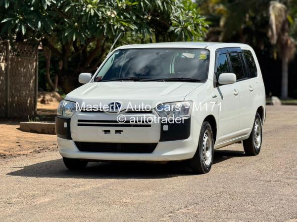 2017 - Toyota  Probox