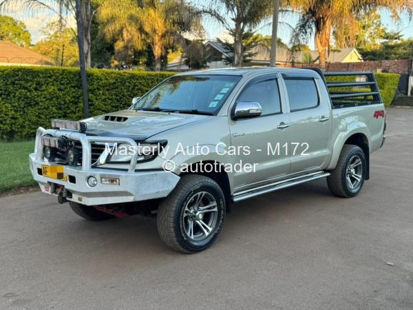 2014 - Toyota  Hilux