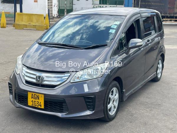 2014 - Honda Freed