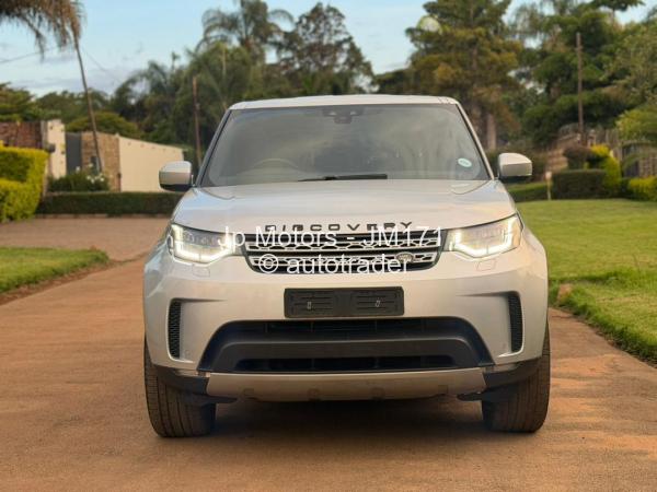2018 - Land-Rover  Discovery 5