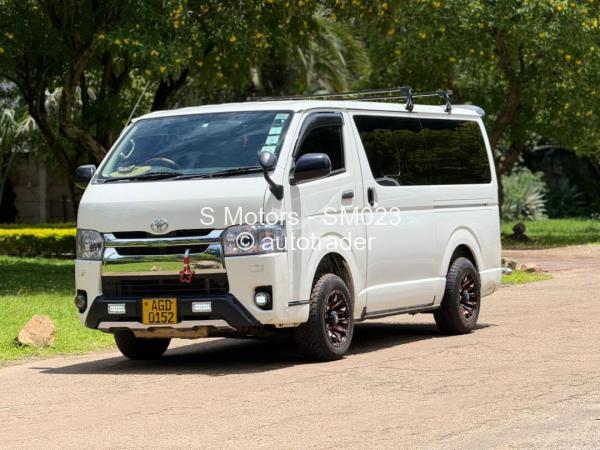 2015 - Toyota  Hiace