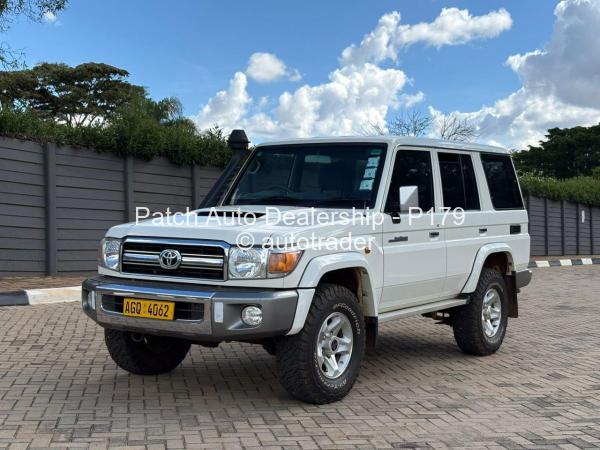 2023 - Toyota  Land Cruiser 76
