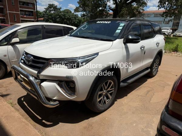 2018 - Toyota  Fortuner