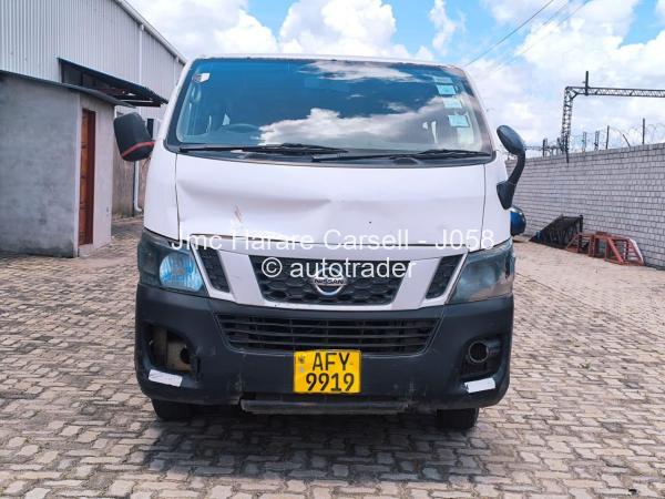 2014 - Nissan  NV350