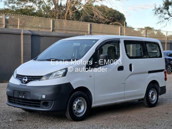 2015 - Nissan  NV200