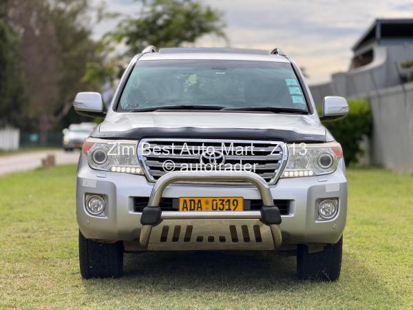2014 - Toyota  Land Cruiser 200