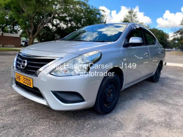 2016 - Nissan  Latio