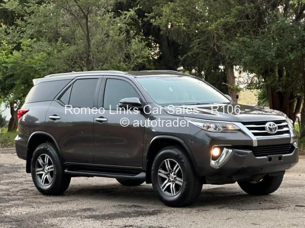 2017 - Toyota  Fortuner